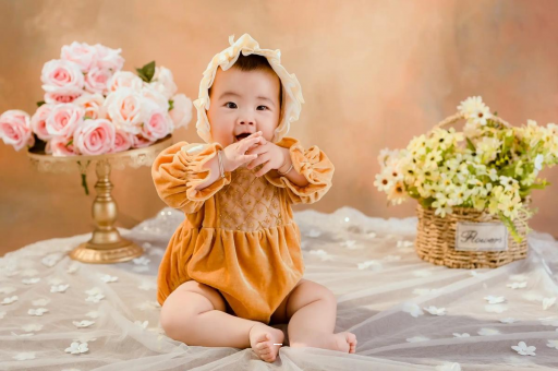 青州宝宝几个月会转头 青州宝宝几个月会转头